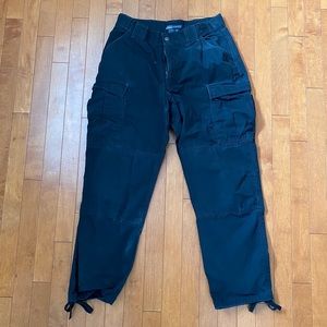 Mens tactical 5.11 pants. Size 35 1/2. Used